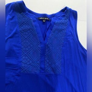 Cable & Gauge royal blue sleeveless blouse with deep V slit neckline size XL